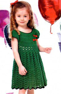 Зеленое платье для малышки вязаное крючком